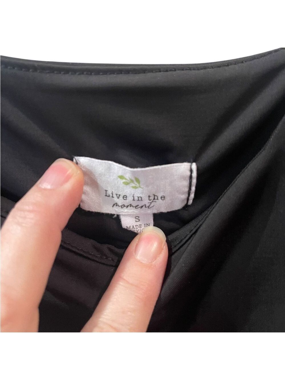 Live In The Moment Women’s Black Tank Top Cropped Size: Small - Picture 3 of 3